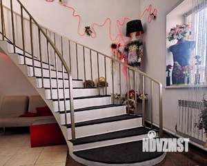 Дом 300м², 2-этажный, посуточно,