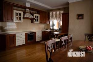 Коттедж 600м², 3-этажный, участок 15 сот.