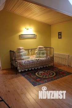 Дом 857м², 3-этажный, участок 15 сот.