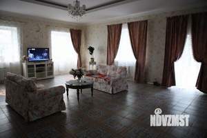 Дом 857м², 3-этажный, участок 15 сот.