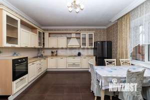 Дом 540м², 3-этажный, участок 710 сот.