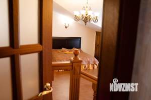 Коттедж 600м², 3-этажный, участок 15 сот.