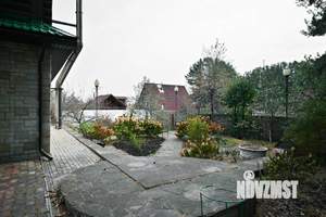 Коттедж 302м², 3-этажный, участок 17 сот.