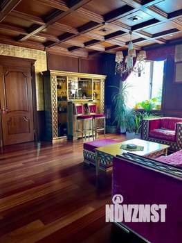 Коттедж 1200м², 3-этажный, участок 38 сот.