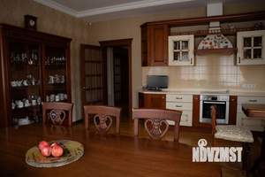 Коттедж 600м², 3-этажный, участок 15 сот.