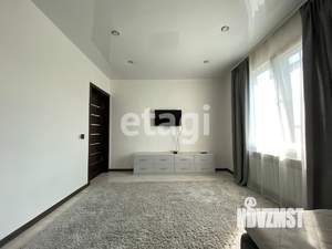 Дом 200м², 3-этажный, участок 6 сот.