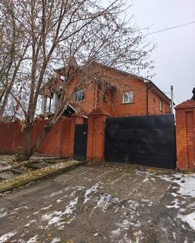 Дом 303м², 2-этажный, участок 11 сот.