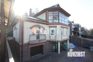 Дом 265м², 3-этажный, участок 6 сот.