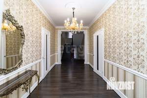 Дом 540м², 3-этажный, участок 710 сот.