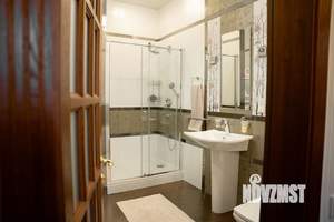 Коттедж 600м², 3-этажный, участок 15 сот.