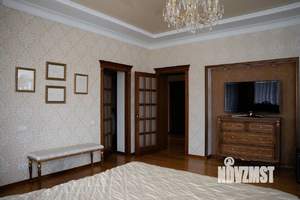 Коттедж 600м², 3-этажный, участок 15 сот.