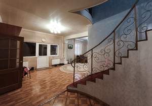 Дом 303м², 2-этажный, участок 11 сот.