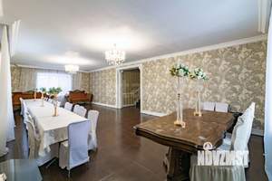 Дом 540м², 3-этажный, участок 710 сот.