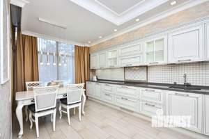 Таунхаус 340м², 3-этажный, участок 7 сот.