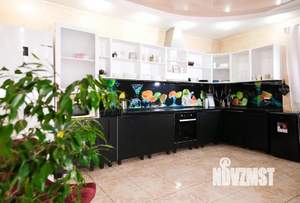 Дом 300м&sup2;, 2-этажный, посуточно, 