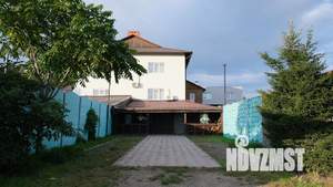 Дом 300м&sup2;, 3-этажный, посуточно, 