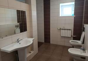 Дом 295м&sup2;, 2-этажный, на длительный срок, 