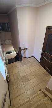 Дом 350м², 3-этажный, на длительный срок, 