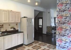 Дом 295м&sup2;, 2-этажный, на длительный срок, 