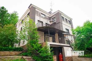 Дом 400м&sup2;, 3-этажный, посуточно, 