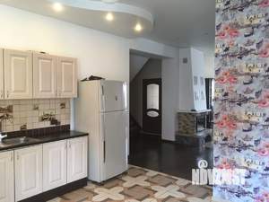 Коттедж 297м&sup2;, 2-этажный, на длительный срок, 