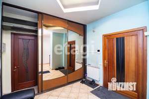 Дом 425м&sup2;, 3-этажный, участок 8 сот.  