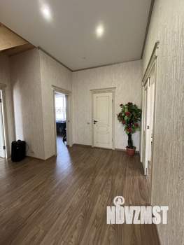 Дом 270м&sup2;, 3-этажный, участок 13 сот.  