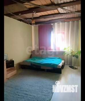 Дом 320м&sup2;, 3-этажный, участок 10 сот.  