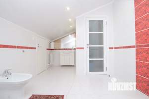 Коттедж 350м², 4-этажный, участок 10 сот.  