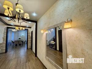 Коттедж 255м&sup2;, 2-этажный, участок 15 сот.  