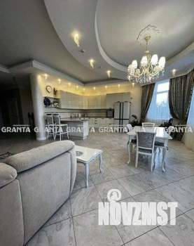 Дом 265м², 3-этажный, участок 6 сот.  