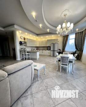 Коттедж 460м², 3-этажный, участок 6 сот.  