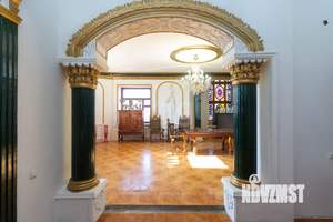 Дом 531м², 3-этажный, участок 15 сот.  