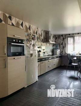 Дом 160м&sup2;, 2-этажный, участок 6 сот.  