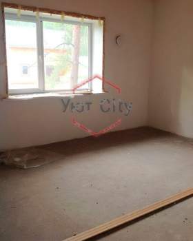 Дом 170м&sup2;, 2-этажный, участок 11 сот.  