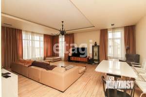 Дом 362м&sup2;, 2-этажный, участок 15 сот.  