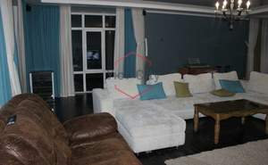 Дом 570м&sup2;, 3-этажный, участок 20 сот.  