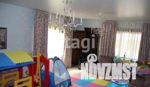 Дом 305м&sup2;, 3-этажный, участок 6 сот.  