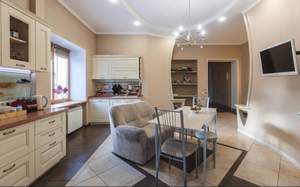 Дом 272м&sup2;, 3-этажный, участок 4 сот.  