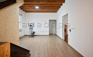 Дом 200м&sup2;, 2-этажный, участок 6 сот.  