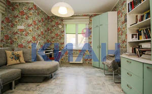 Дом 201м&sup2;, 3-этажный, участок 4 сот.  