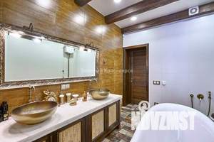 Коттедж 300м&sup2;, 2-этажный, участок 15 сот.  