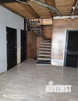 Дом 320м&sup2;, 3-этажный, участок 10 сот.  