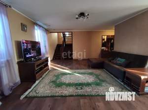 Дом 230м&sup2;, 2-этажный, участок 4 сот.  