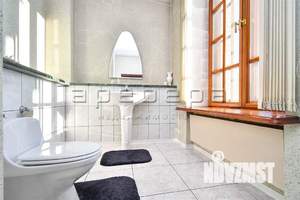 Дом 300м&sup2;, 3-этажный, участок 14 сот.  