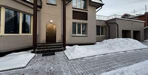 Дом 732м&sup2;, 3-этажный, участок 15 сот.  