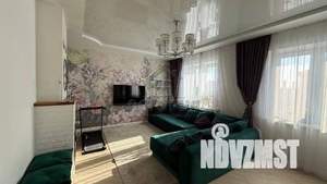 Коттедж 299м&sup2;, 2-этажный, участок 11 сот.  