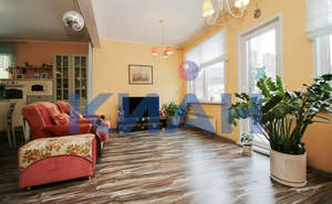 Дом 201м&sup2;, 3-этажный, участок 4 сот.  