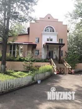 Дом 857м&sup2;, 3-этажный, участок 15 сот.  