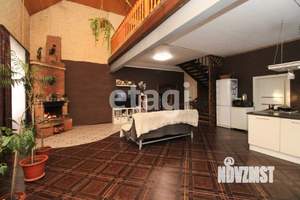 Дом 235м&sup2;, 3-этажный, участок 8 сот.  